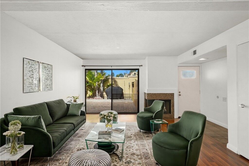 Property Photo:  25712 Le Parc 21  CA 92630 