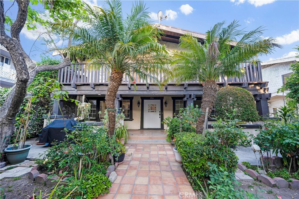Property Photo:  1914 S West View Street  CA 90016 