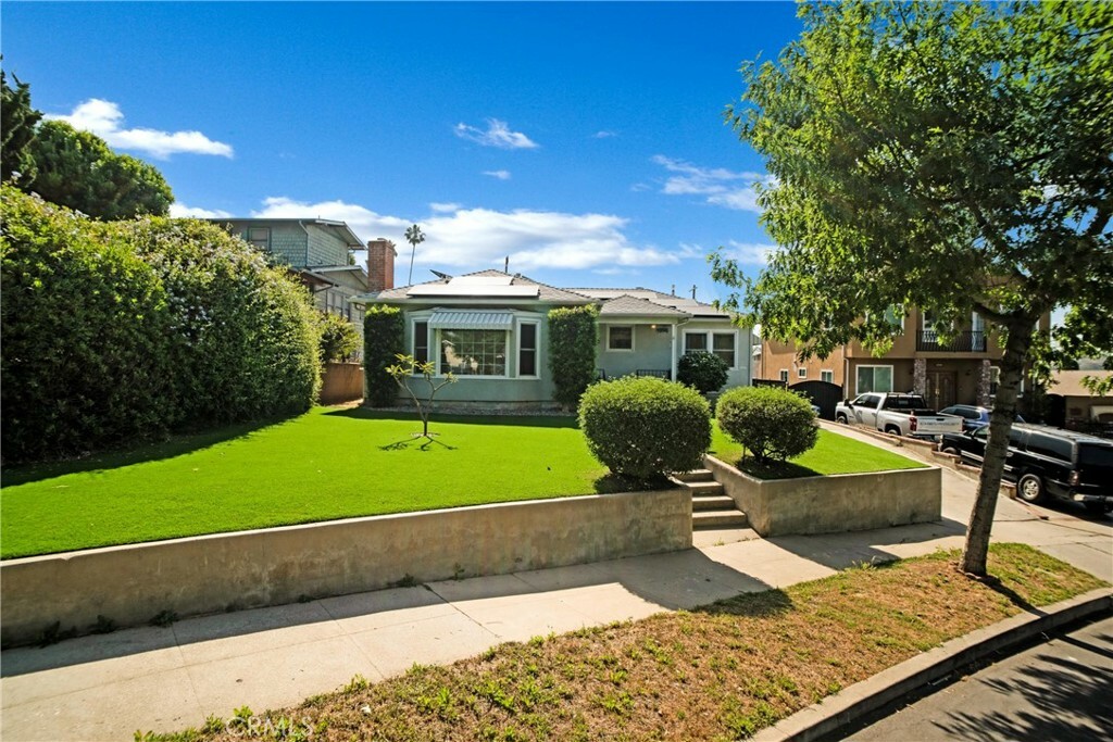 Property Photo: 5256 Ellenwood Place CA 90041