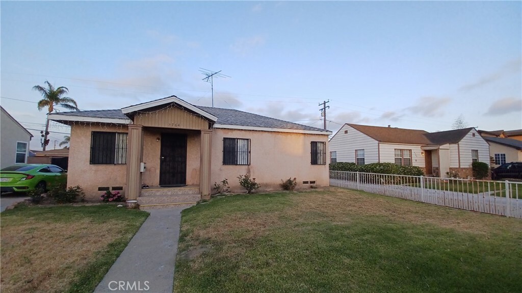 Property Photo: 2764 Hayes Avenue CA 90810