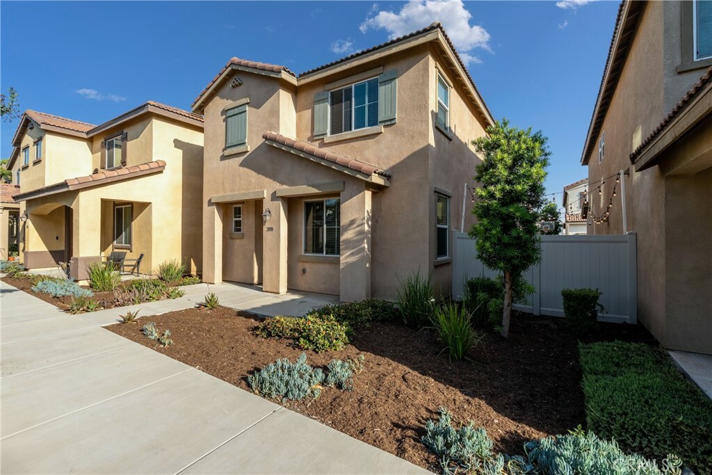 Property Photo:  2038 Mesquite Lane  CA 92324 