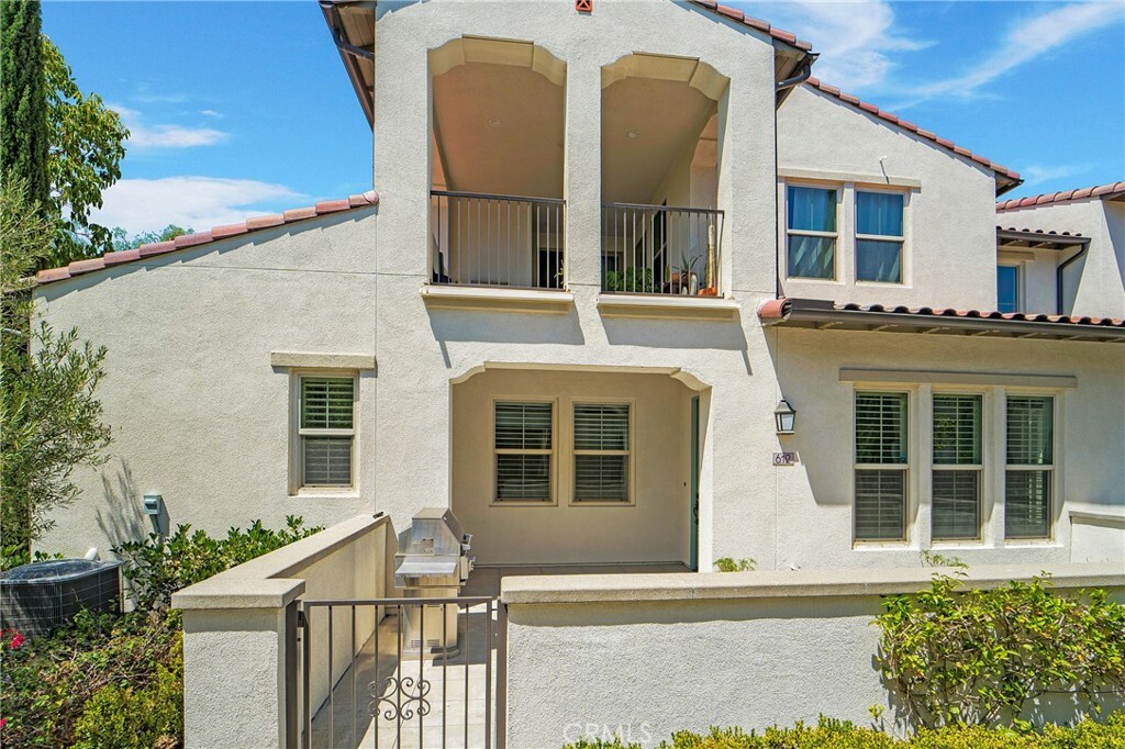 Property Photo:  612 Trailblaze  CA 92618 