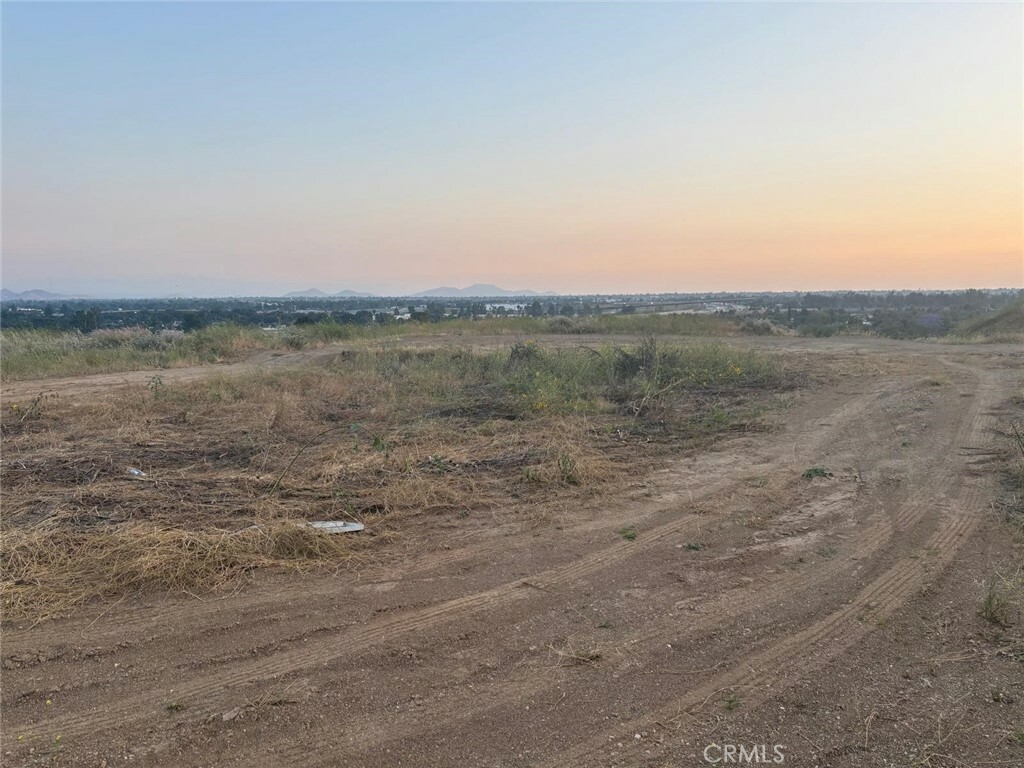 Property Photo:  1084 W Marshall Blvd  CA 92405 