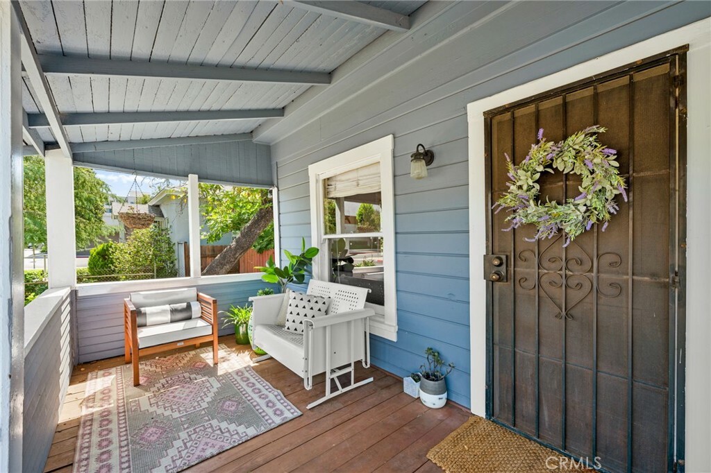 Property Photo: 208 W Walnut Avenue CA 91016