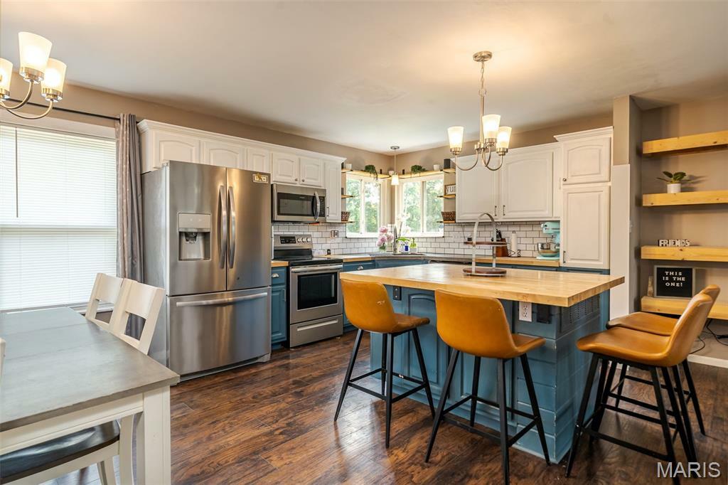 Property Photo: 404 Kingsley Drive MO 63077