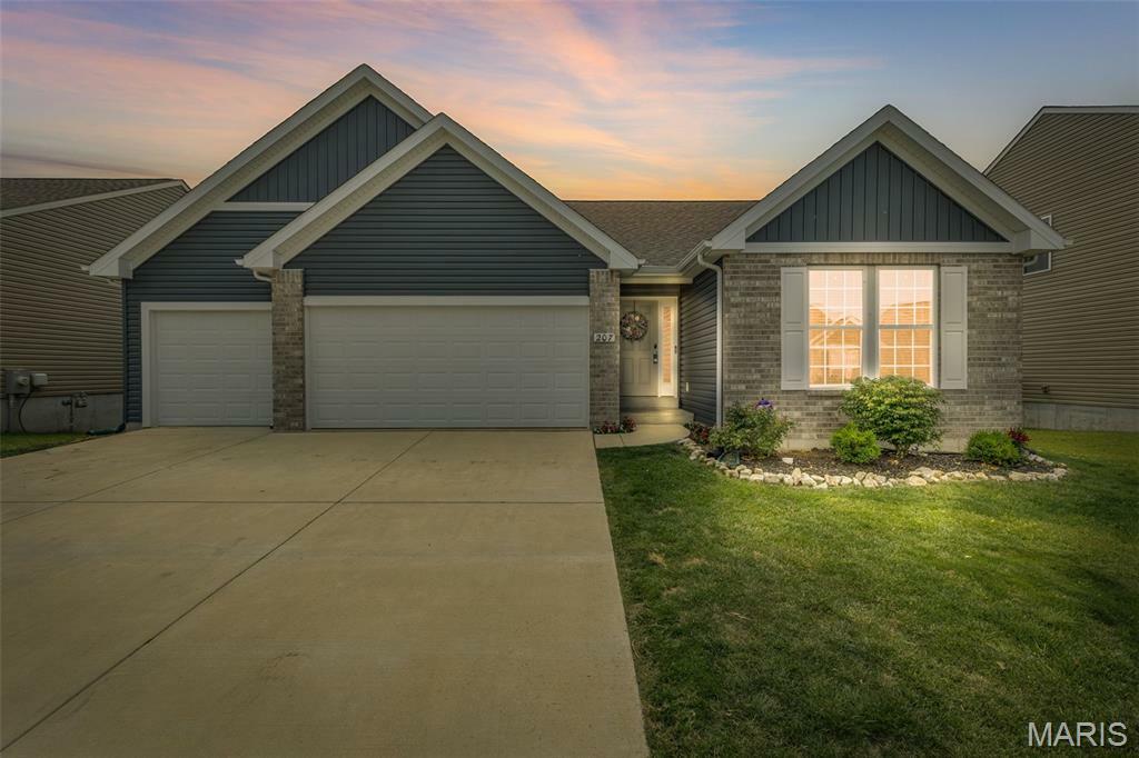 Property Photo: 207 Savannah Ridge Court MO 63026