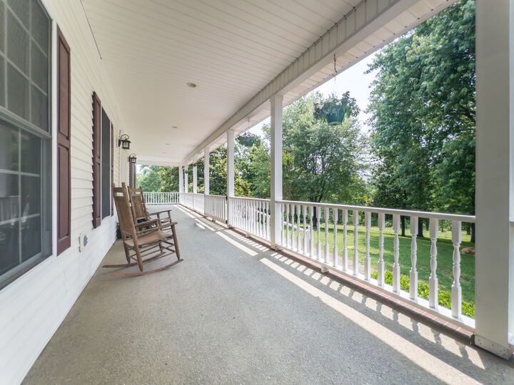 Property Photo:  904 Weeping Willow Rd  TN 37075