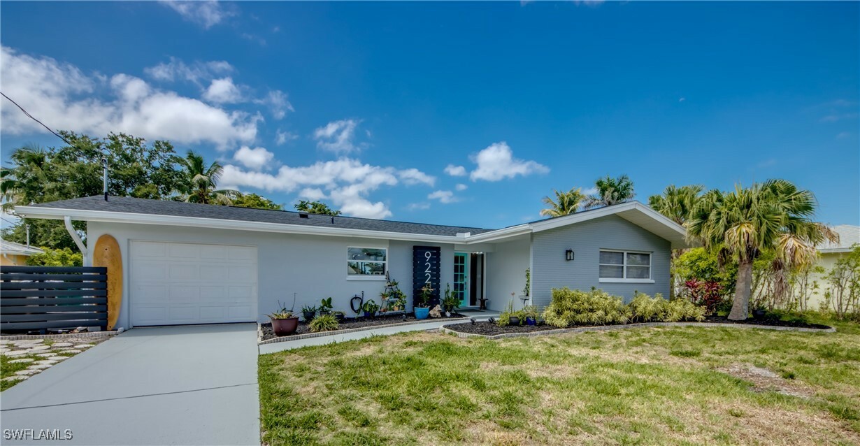 Property Photo:  922 Dolphin Drive  FL 33904 