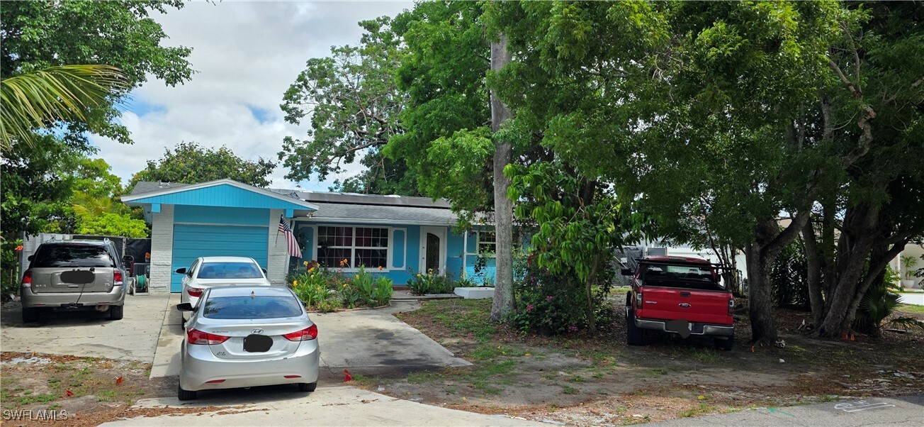 Property Photo: 2027 44th Street SW FL 34116
