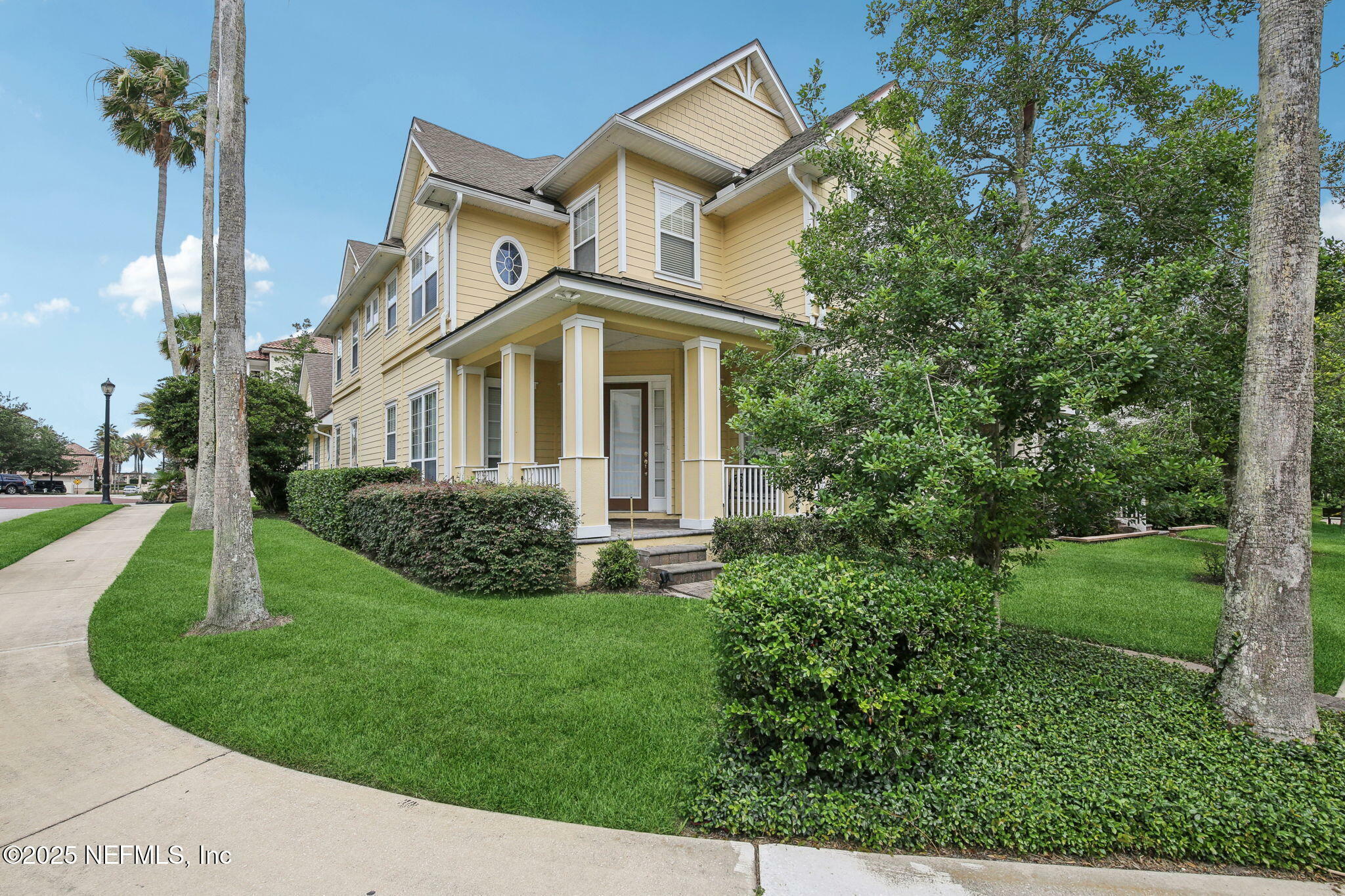 Property Photo:  400 Central Street  FL 32095 