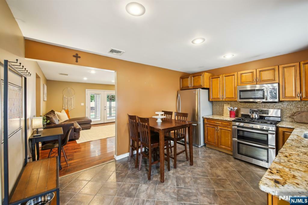 Property Photo:  160 Howard Avenue  NJ 07662 
