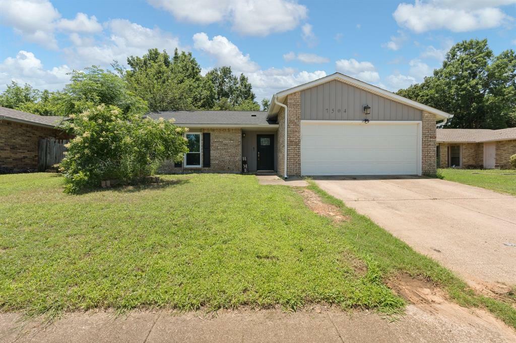 Property Photo: 7504 Kingsmill Terrace TX 76112