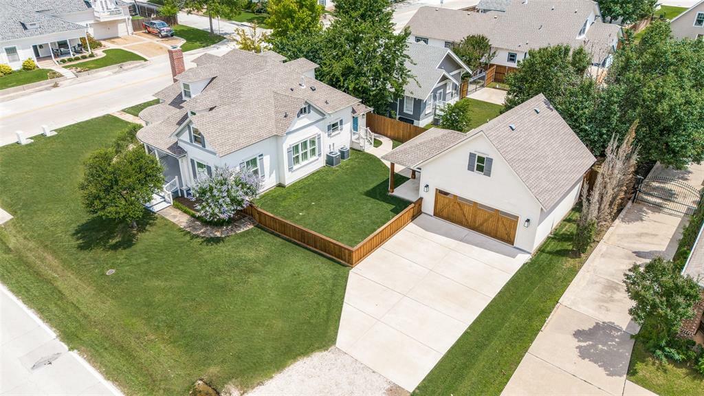 Property Photo:  428 E Wall Street  TX 76051 