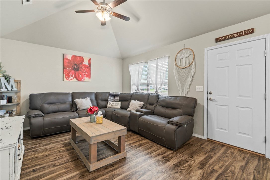 Property Photo:  2124 Nalani Circle  AR 72734 