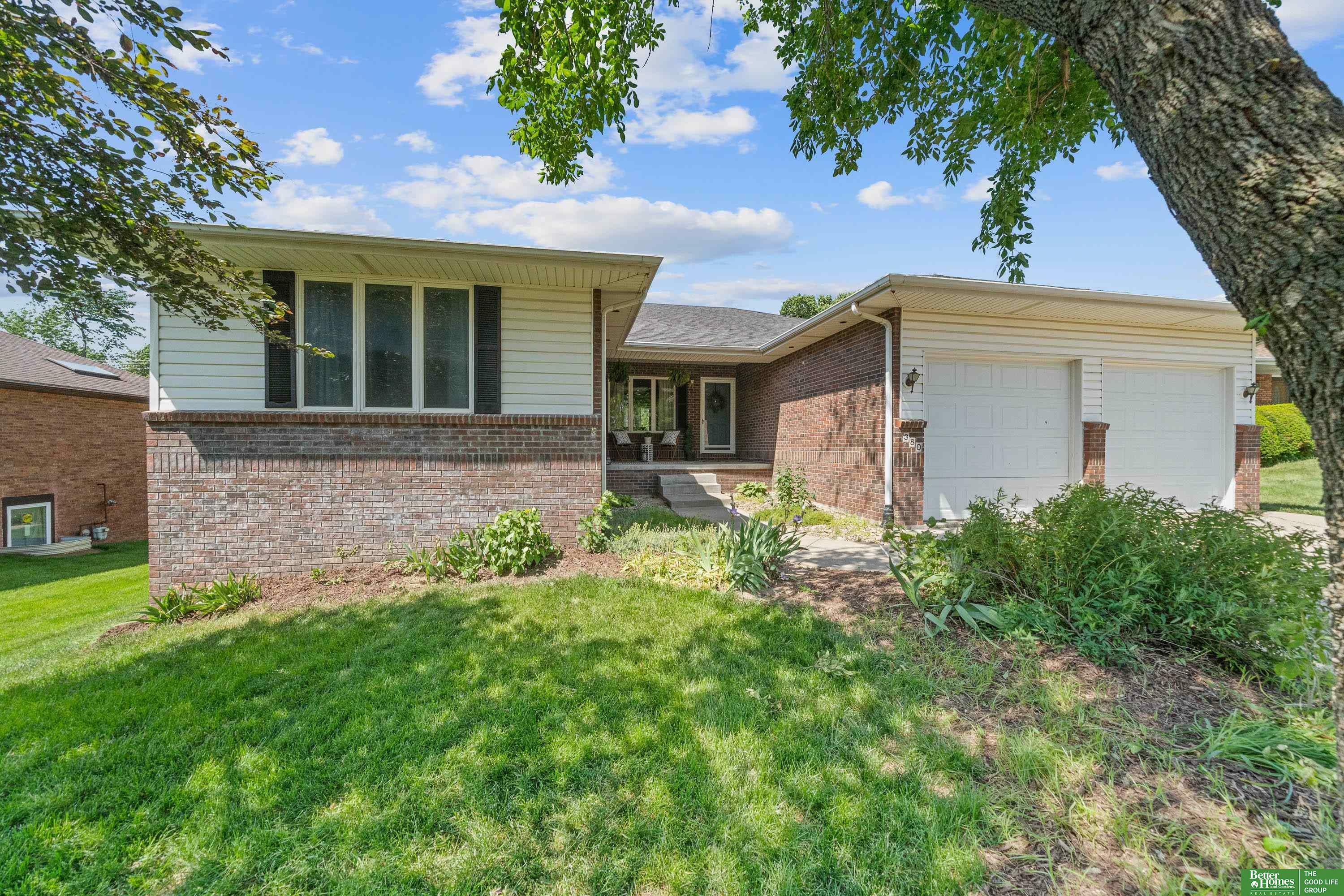 Property Photo: 380 Chestnut Street NE 68059