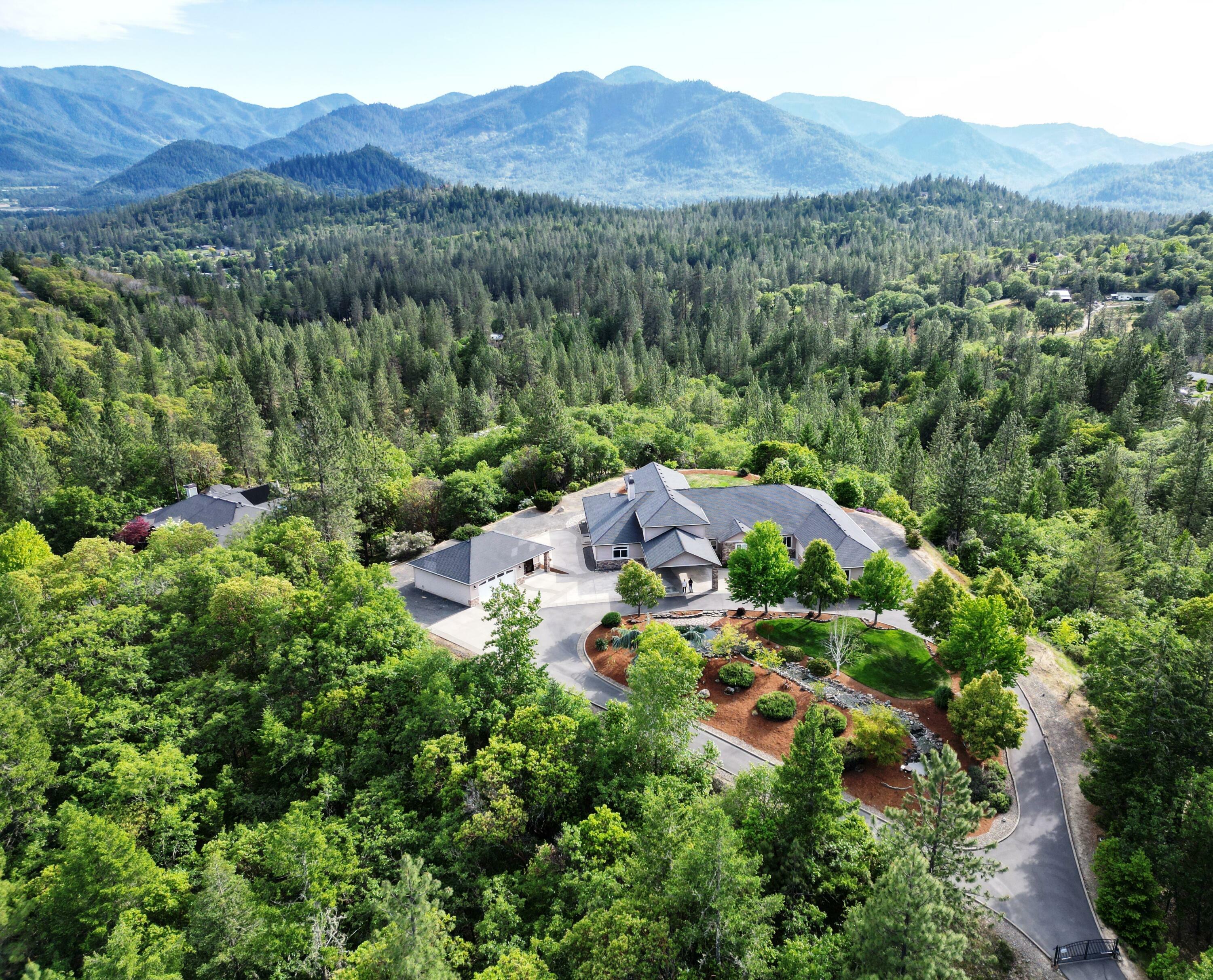 2054 Jaynes Drive  Grants Pass OR 97527 photo