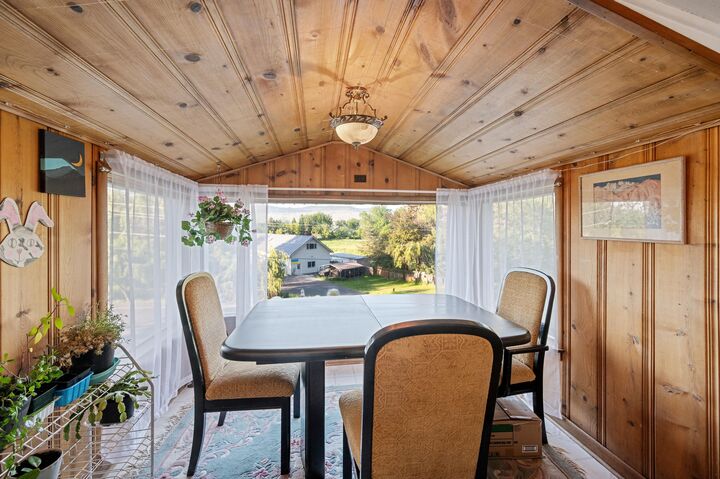 Property Photo:  1049 Lakeshore Drive  OR 97601 