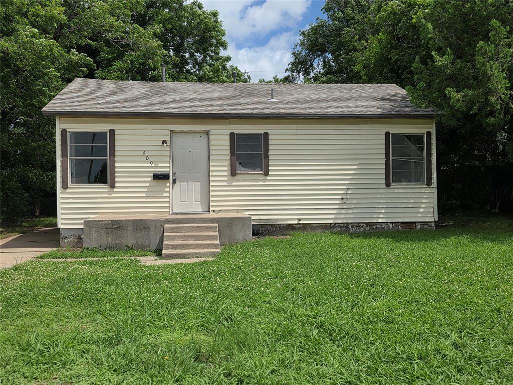 Property Photo: 409 Reed Place OK 73110