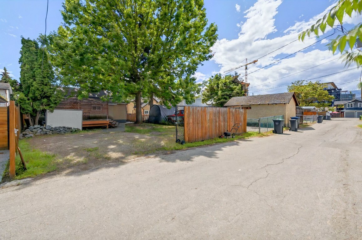 Property Photo: 756 Cawston Avenue BC V1Y 6Z7