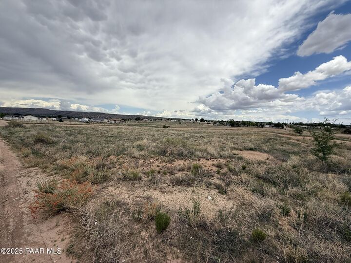 25525 N Lily Drive  Paulden AZ 86334 photo