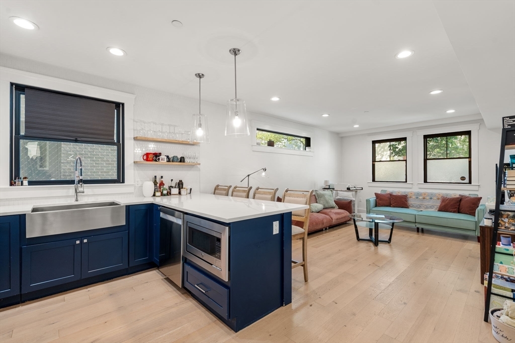 Property Photo:  331 Chelsea St. 1  MA 02128 