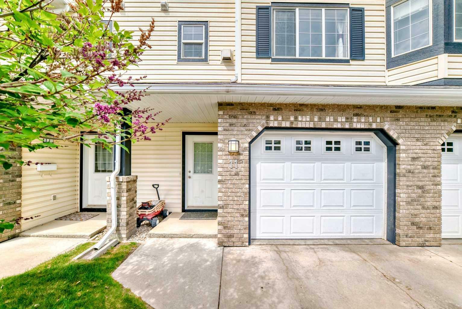 Photo de la propriété: 11 Cougar Ridge Mews SW AB T3H 5P3