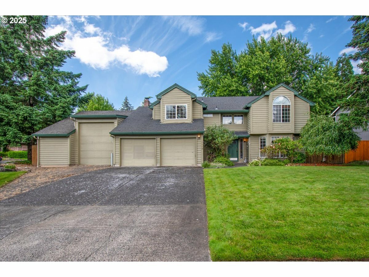 Property Photo: 13002 SE Forest St WA 98683