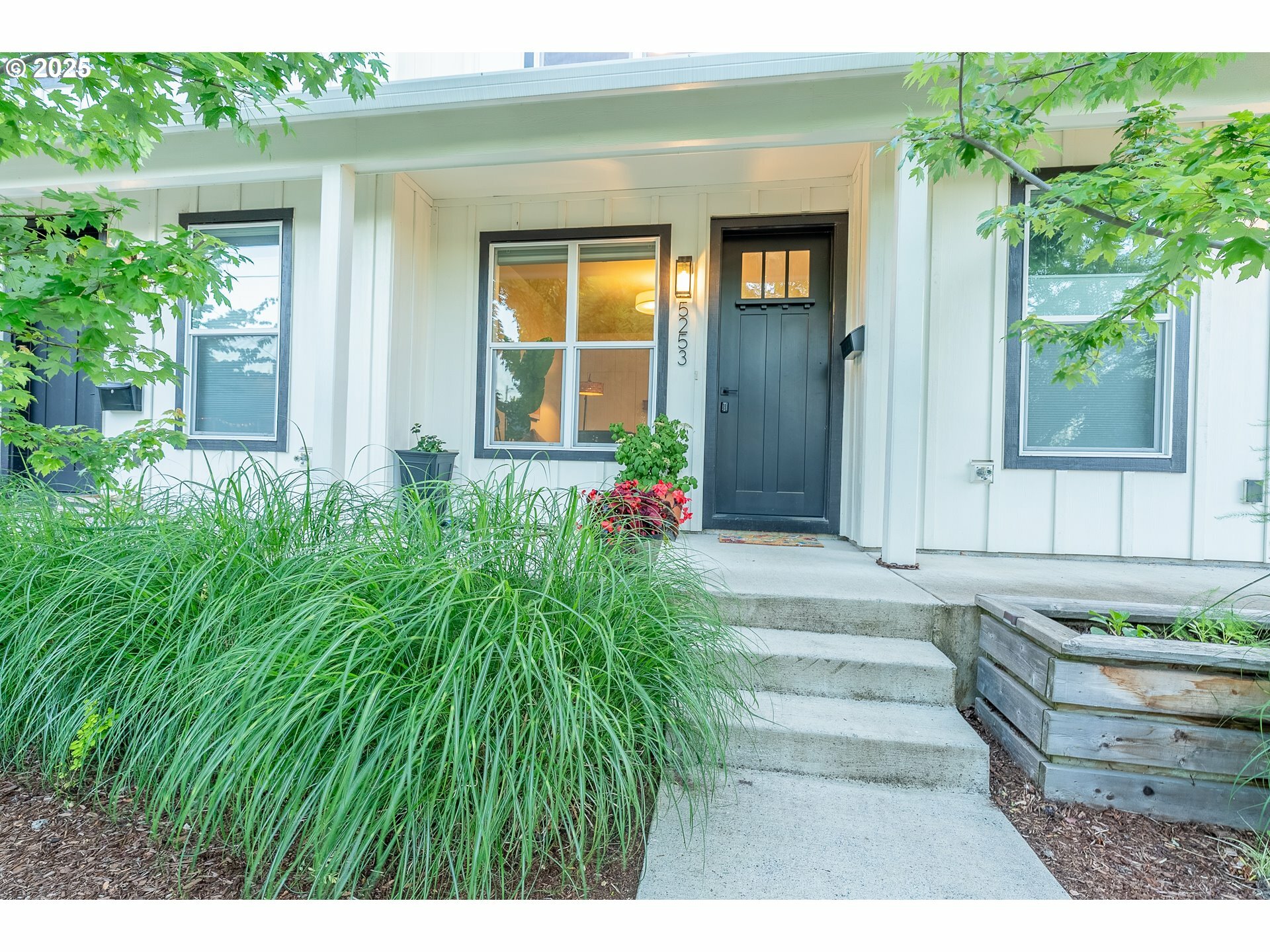 Property Photo: 5253 NE 32nd Pl OR 97211