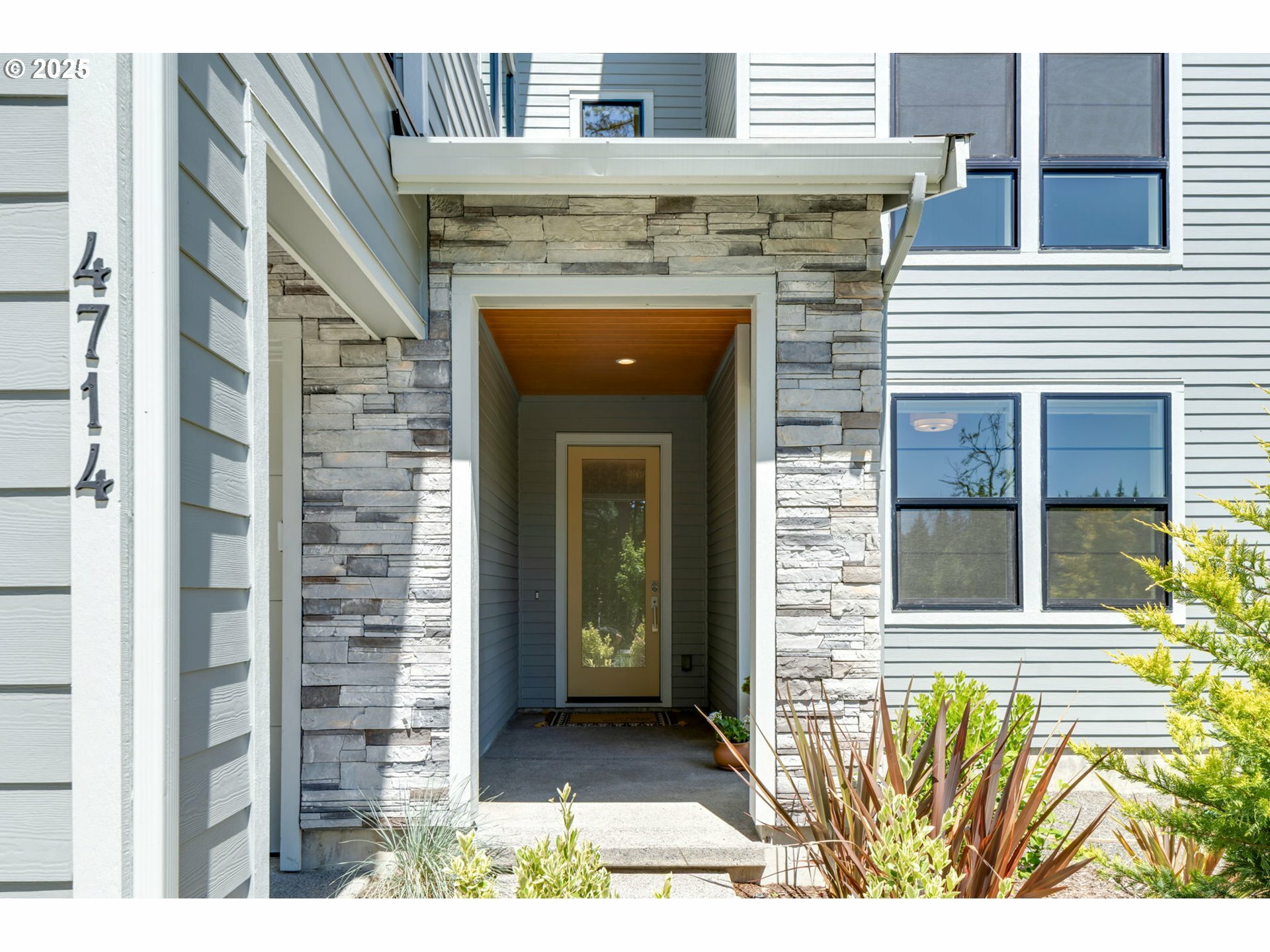 Property Photo: 4714 N Elk Dr WA 98607