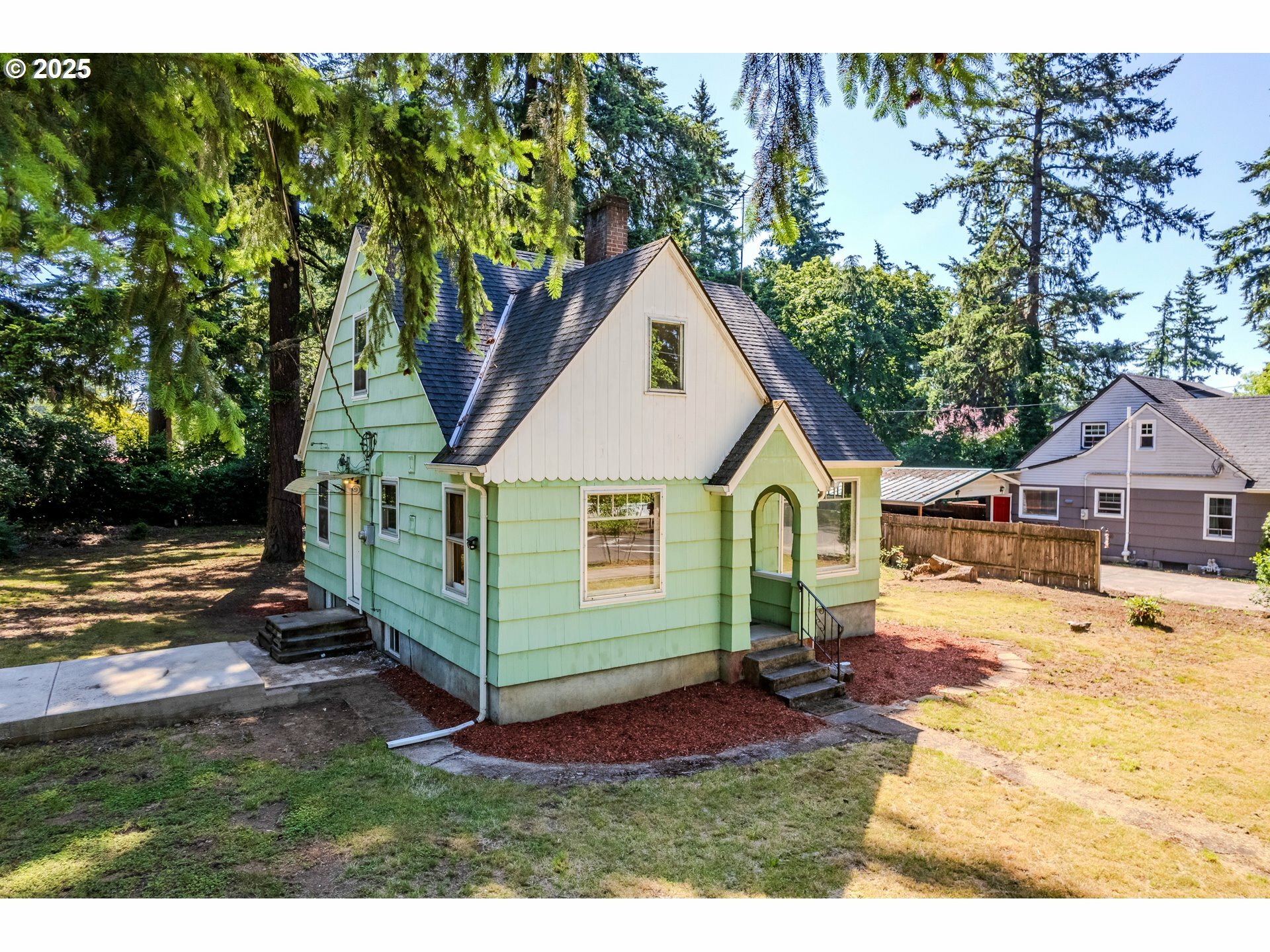 Property Photo: 3230 SE 118th Ave OR 97266