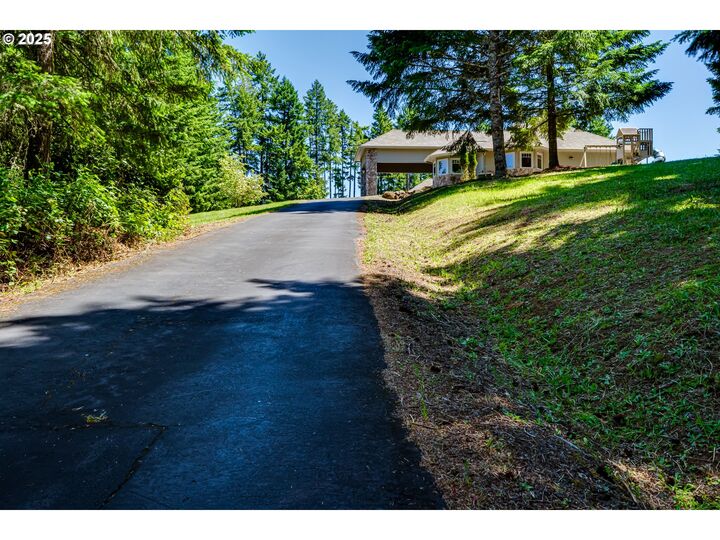 Property Photo: 85339 Svarverud Rd OR 97405