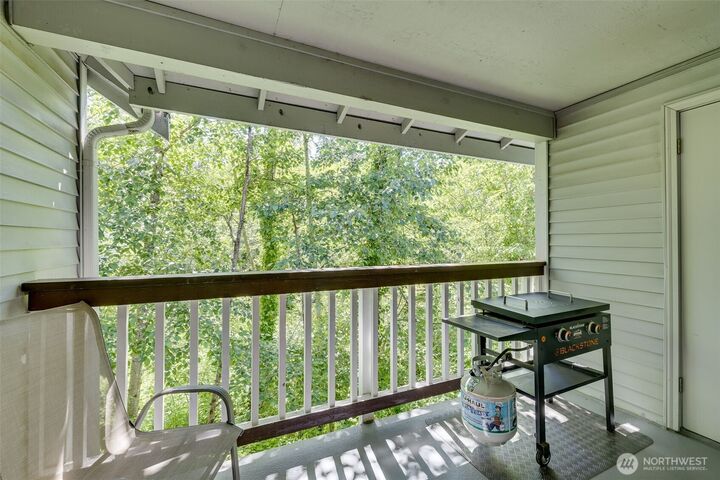 Property Photo:  23311  Cedar Way P201  WA 98043 