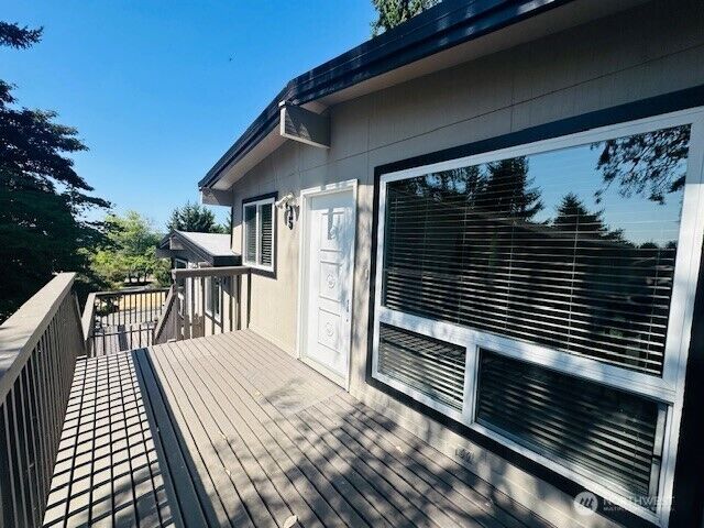 Property Photo:  11211 NE 68th Street 5  WA 98033 