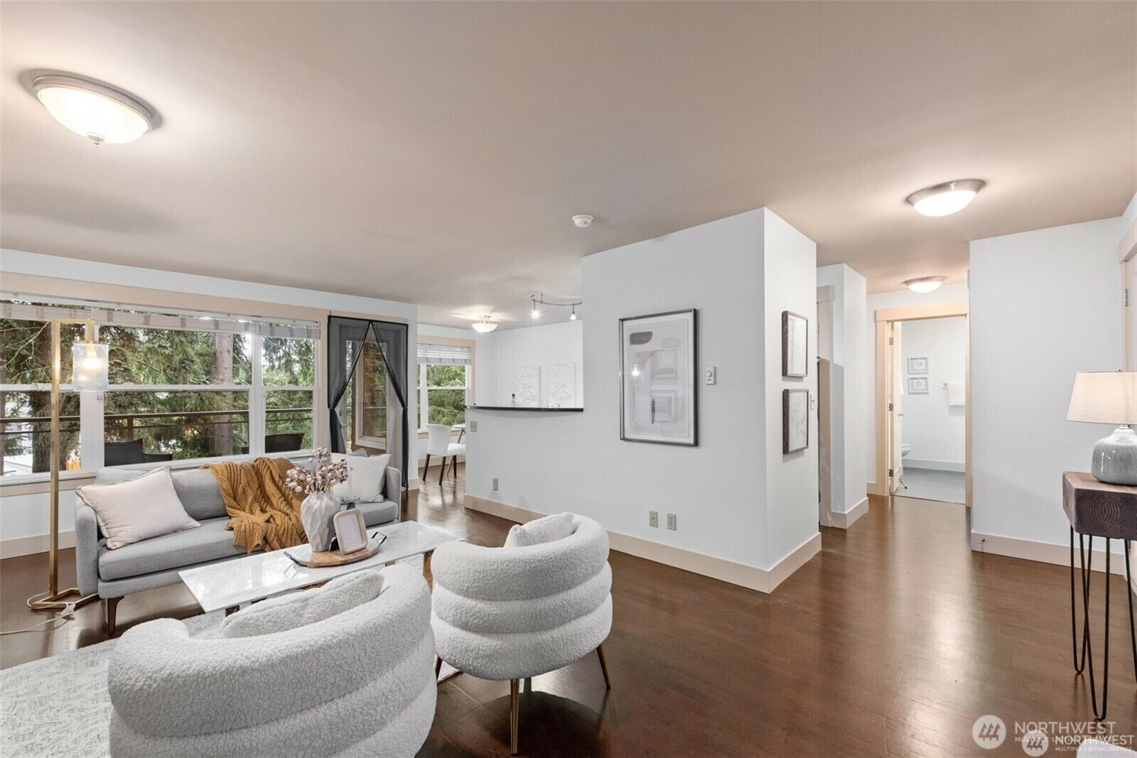 Property Photo: 22910 90th Avenue W E406 WA 98026