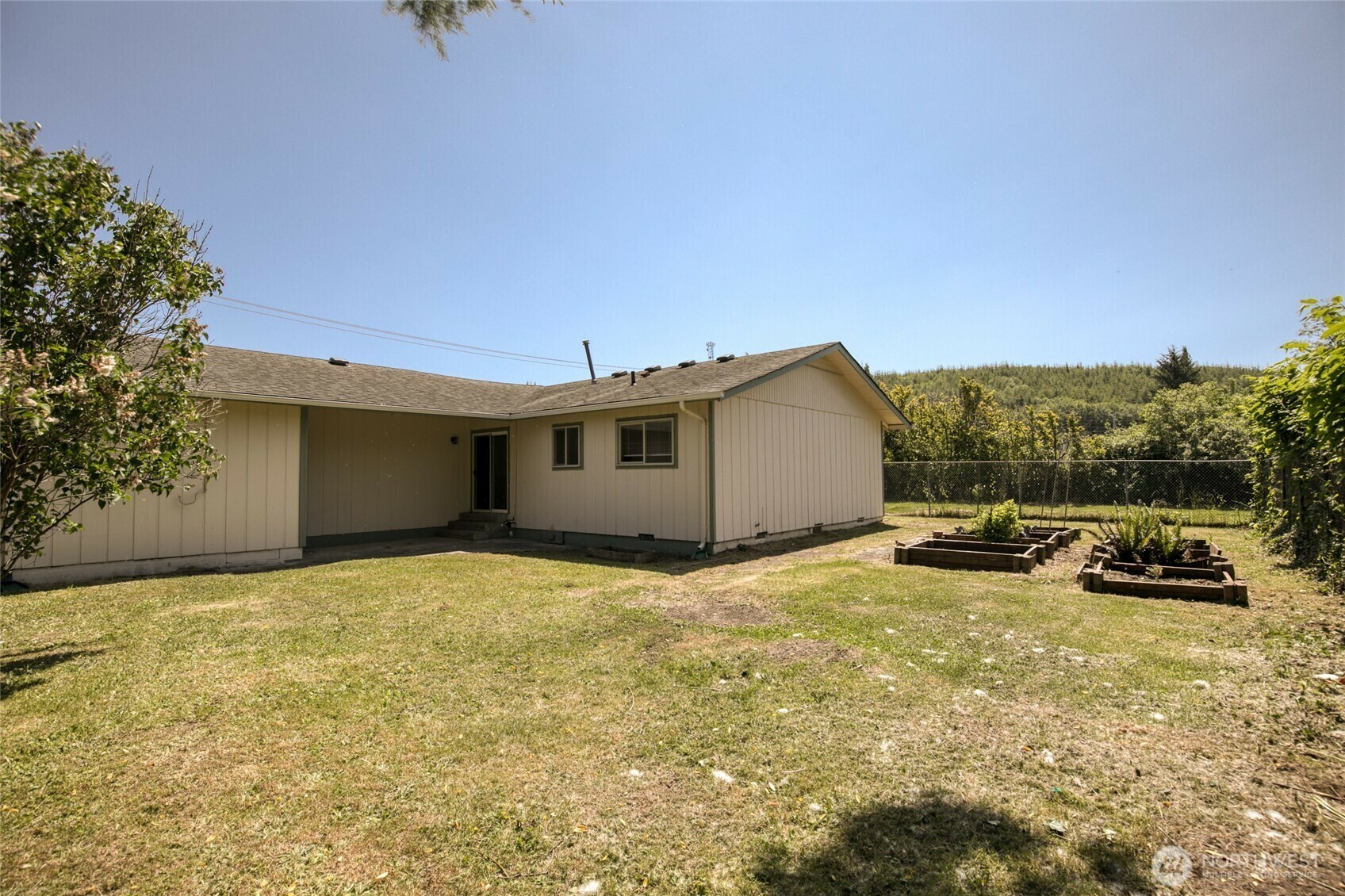Property Photo:  1813  Harding Road  WA 98520 