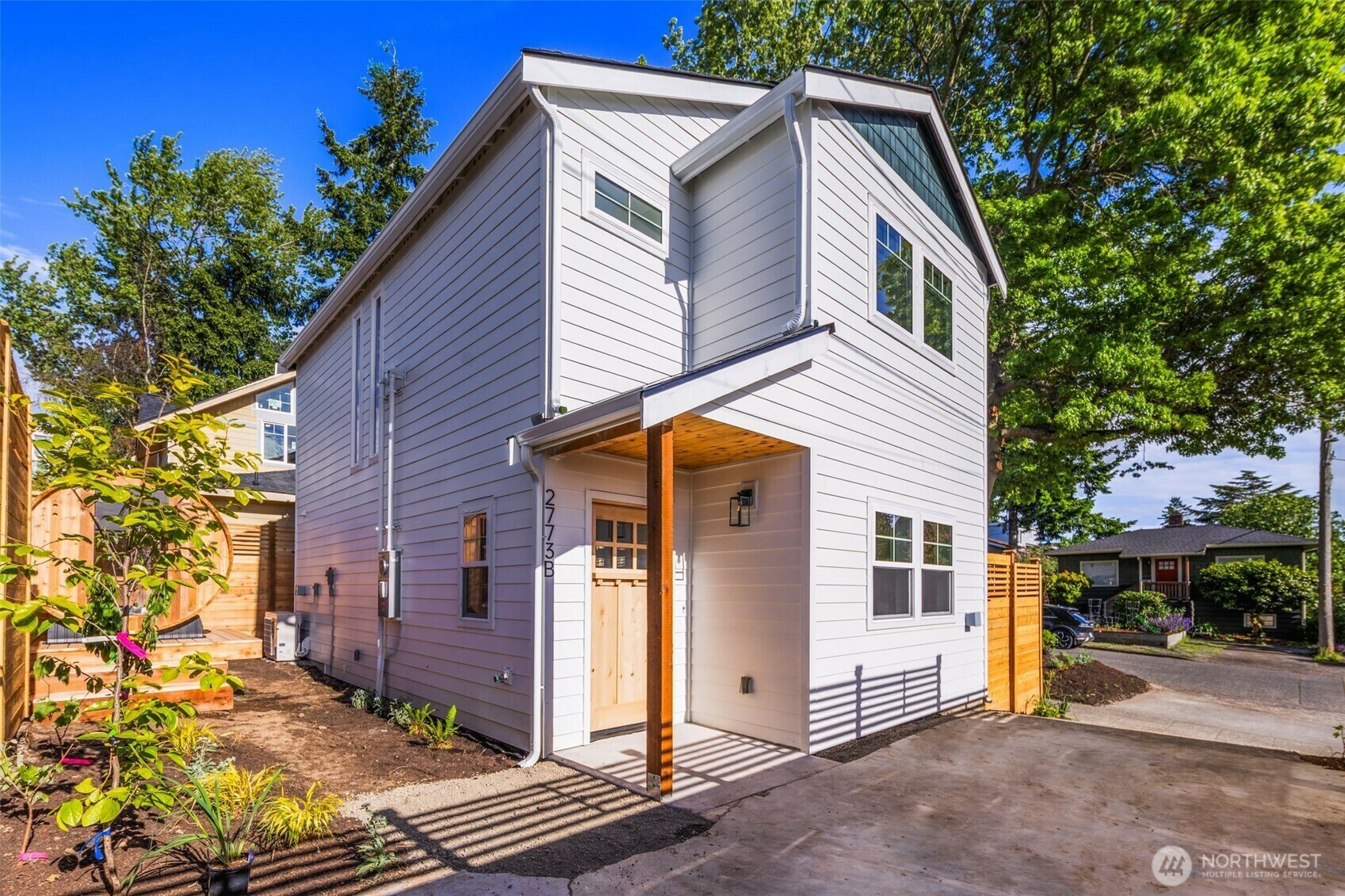 Property Photo: 2773 44th Avenue SW B WA 98116