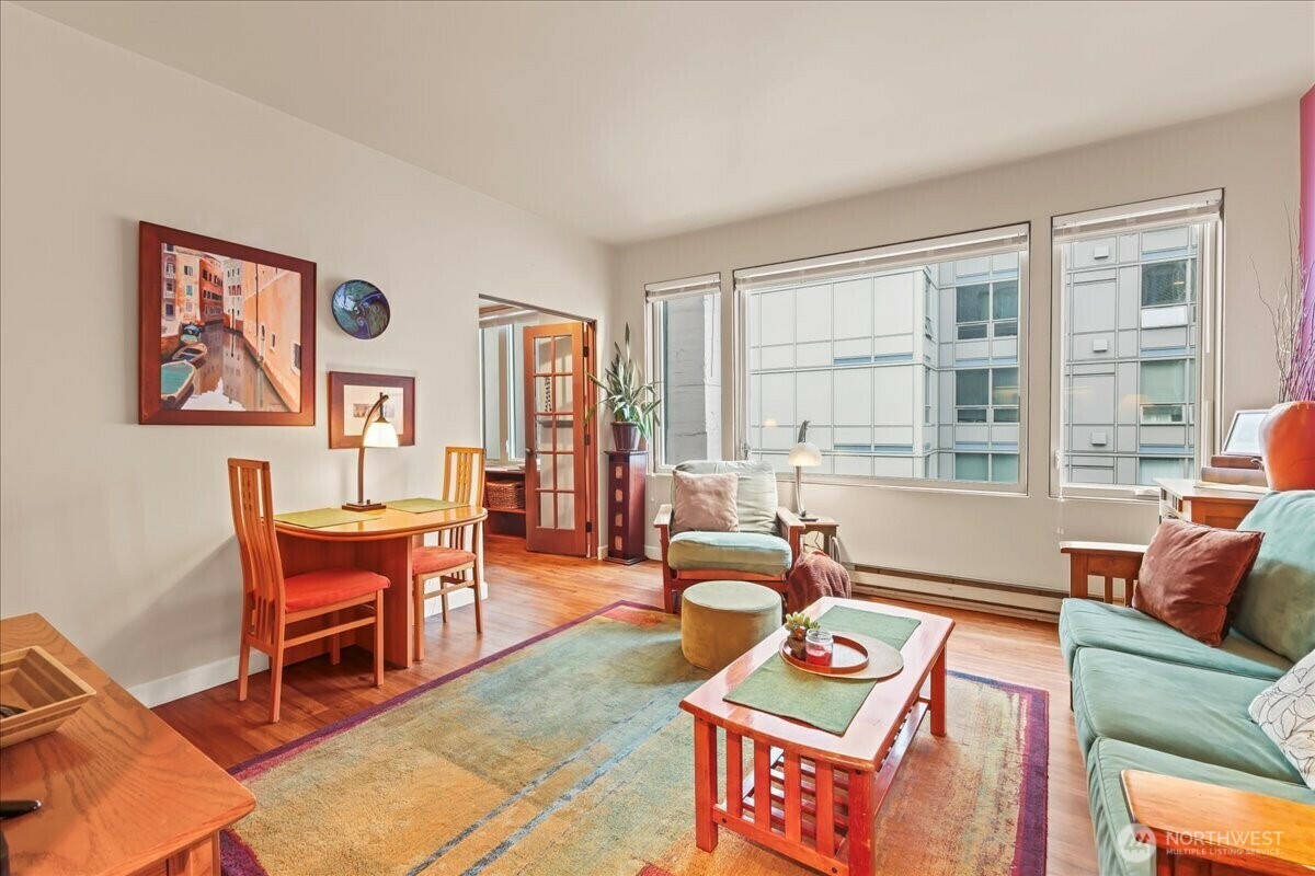 Property Photo:  2700  4th Avenue 403  WA 98121 