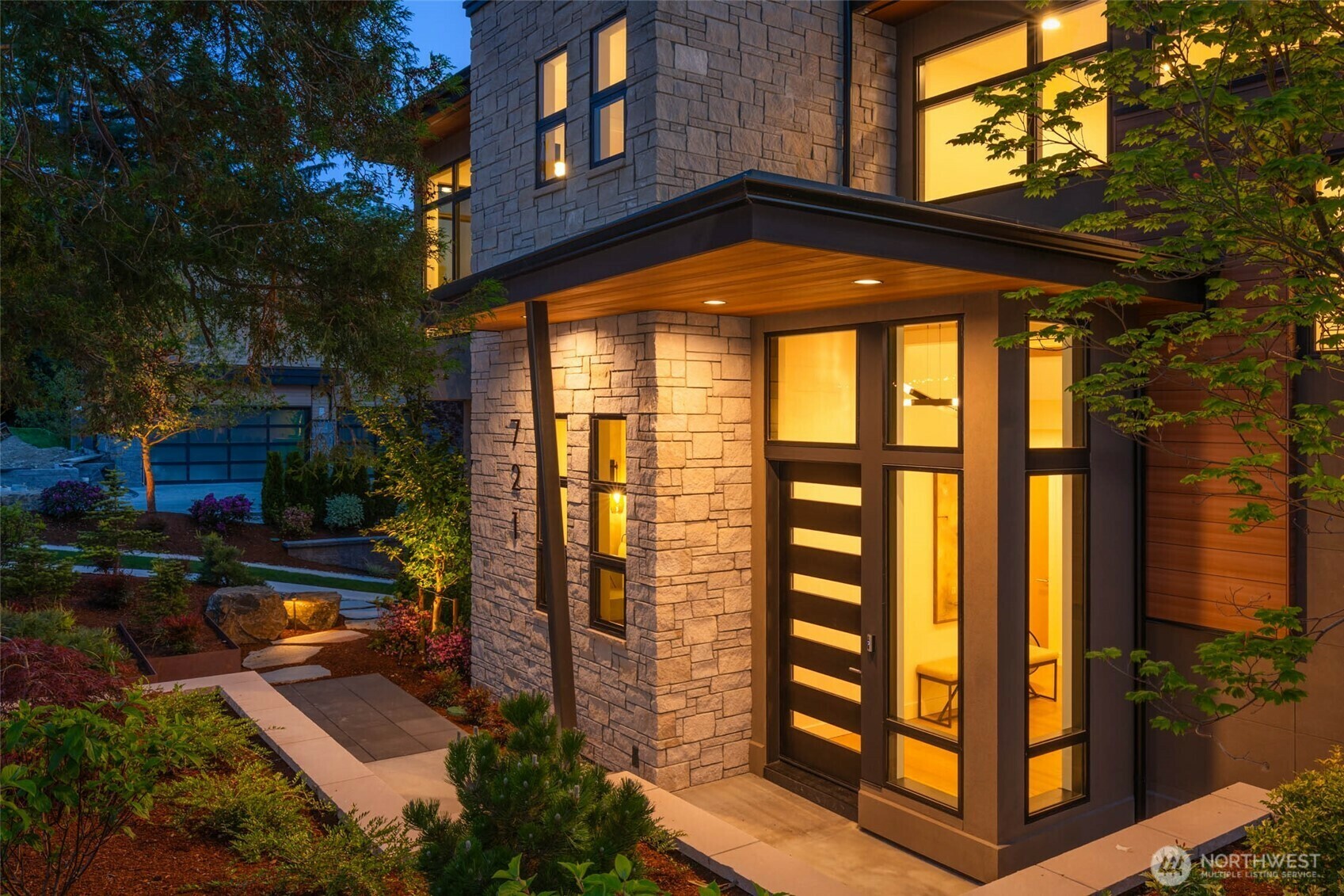 Property Photo: 721 2nd Street S WA 98033