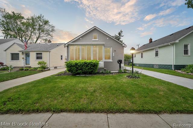 262 W Tacoma Street  Clawson MI 48017 photo
