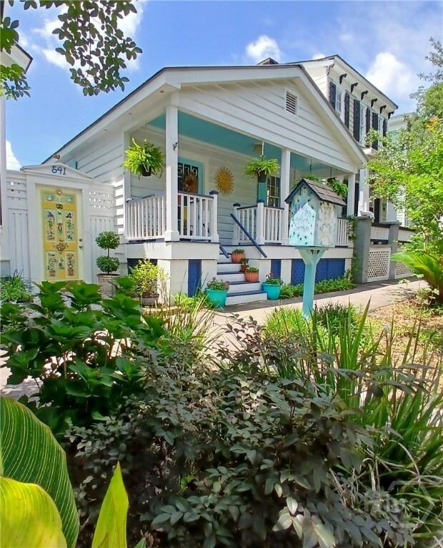 Property Photo: 539 E Gwinnett Street GA 31401