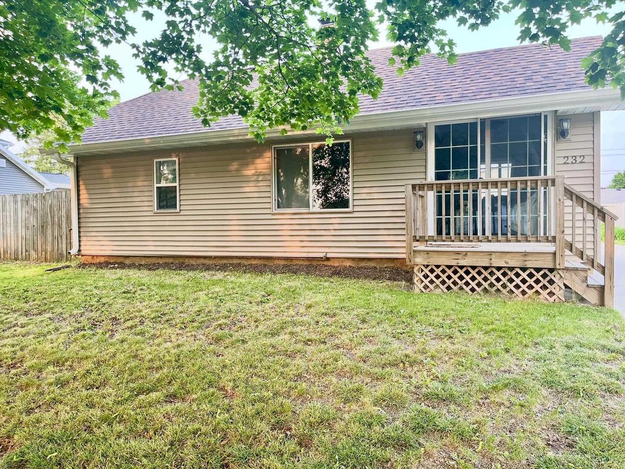 Property Photo: 232 North Oakhill Avenue WI 53545