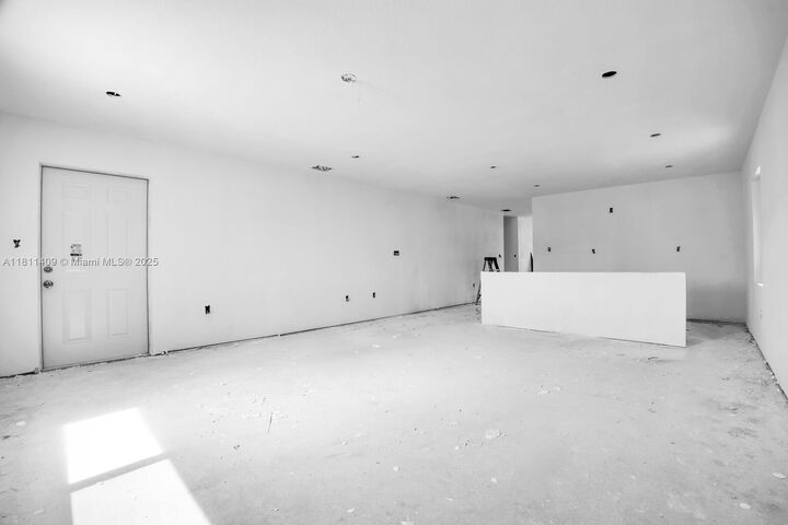 Property Photo:  625 SW 6 Street  FL 33030 