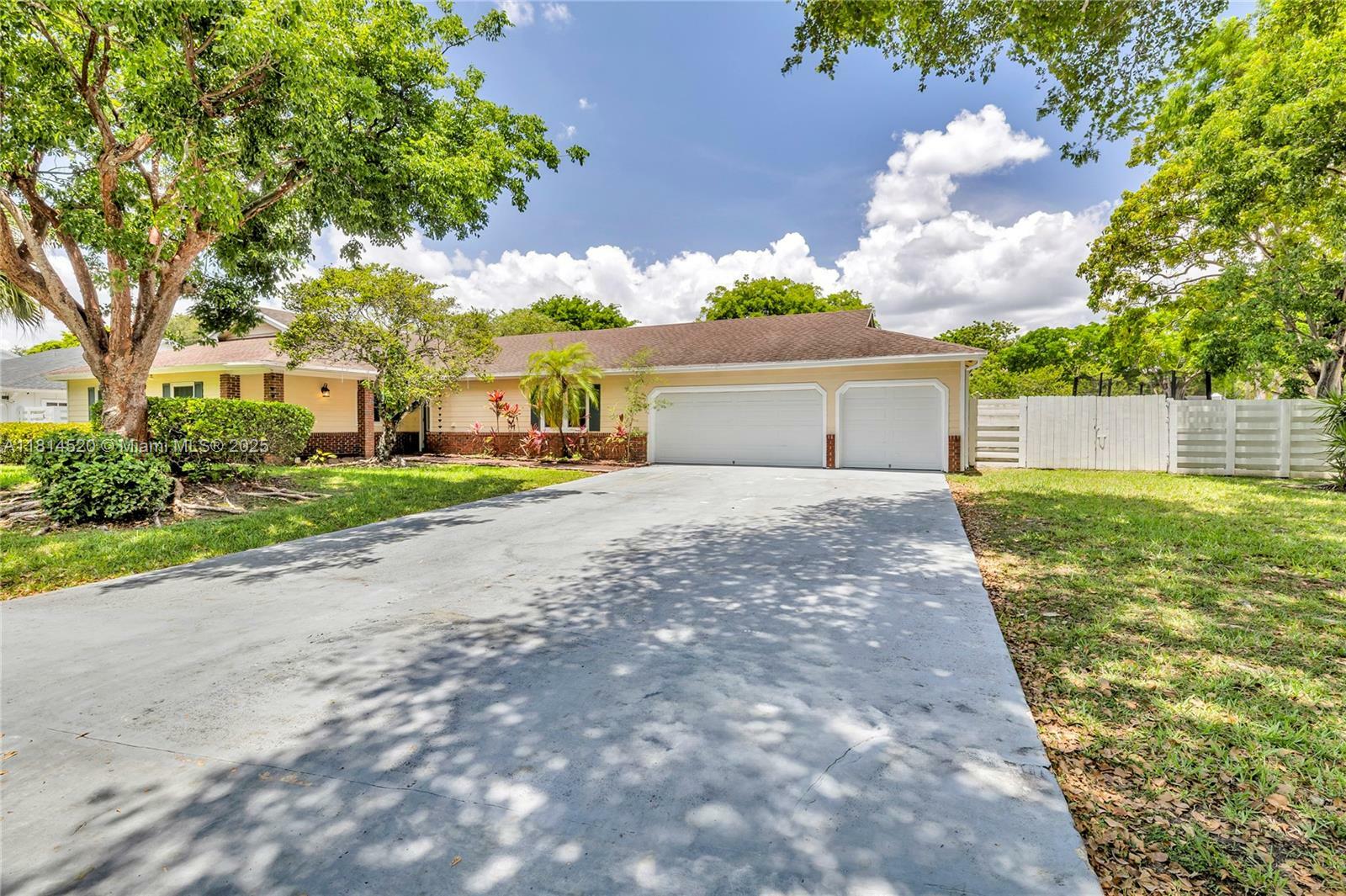 14630 SW 147th Ct  Miami FL 33196 photo