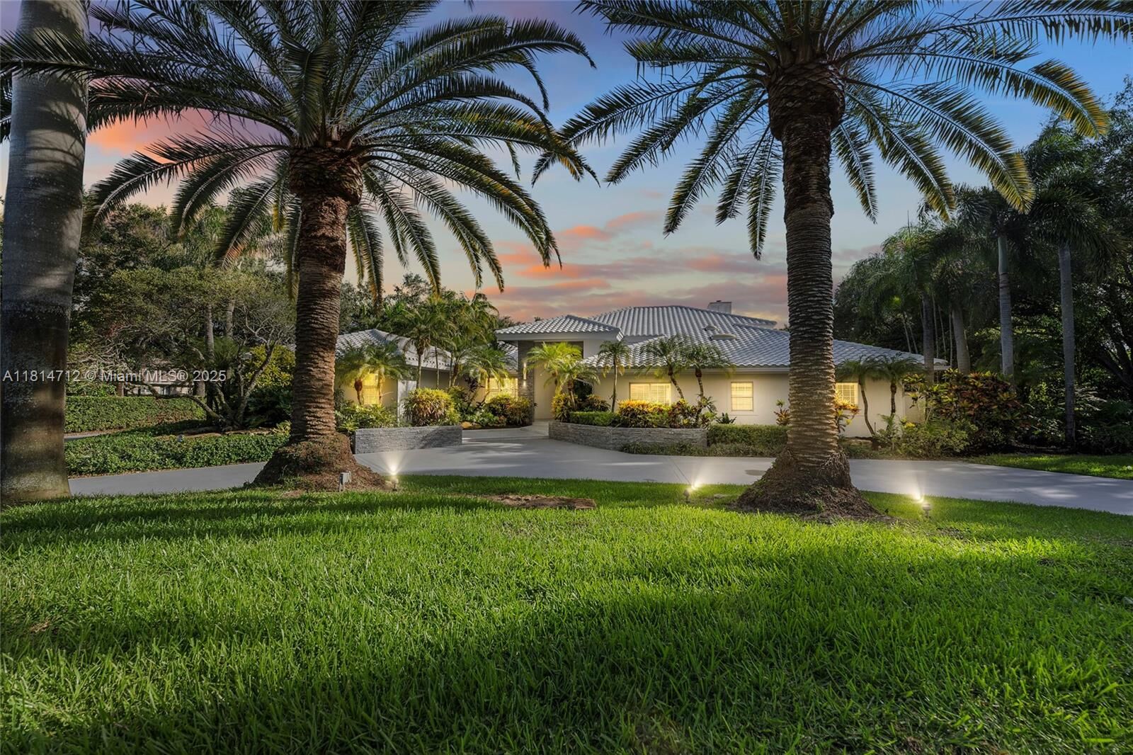 Property Photo:  2805 Hackney Rd  FL 33331 