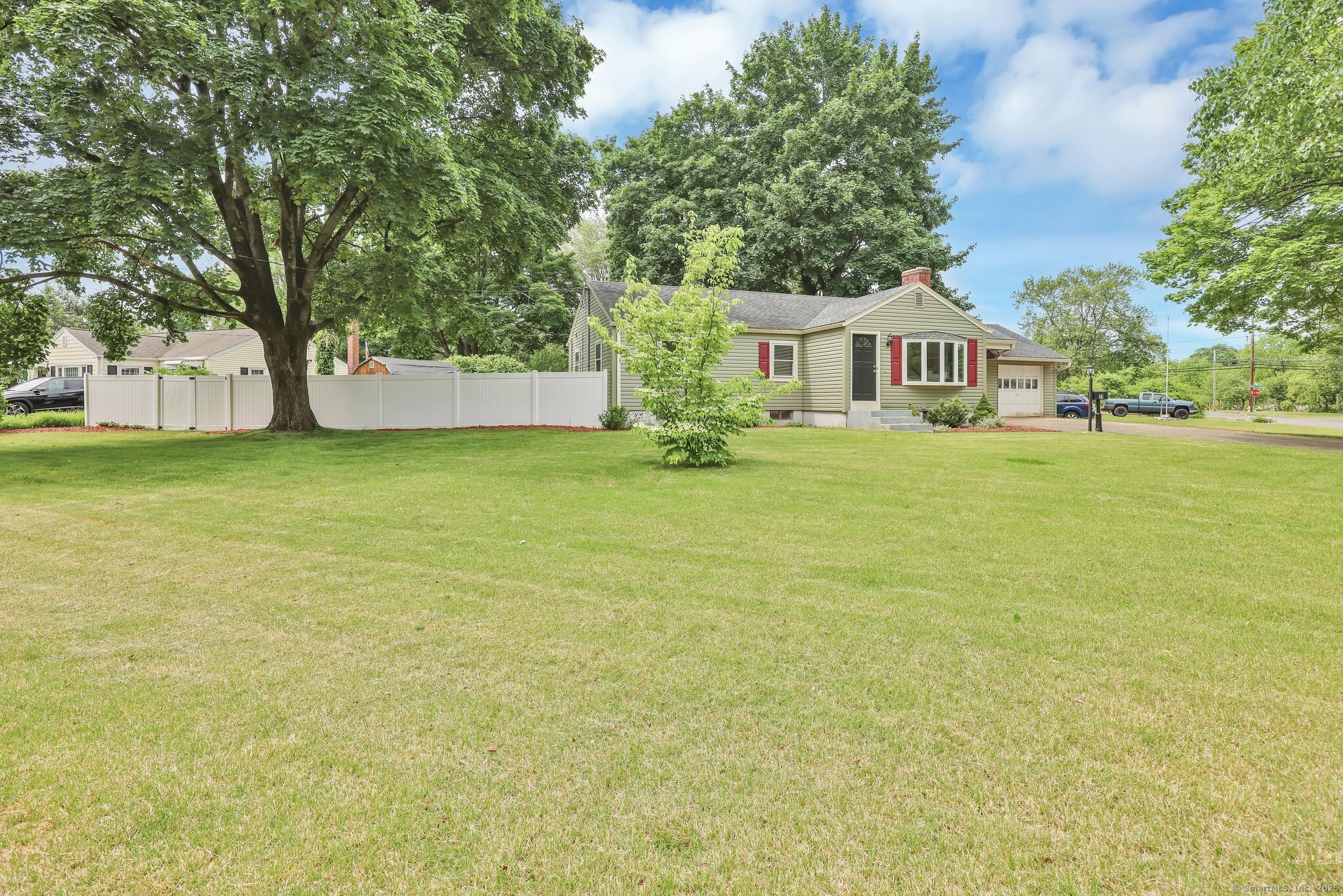 Property Photo: 21 Enfield Street CT 06096