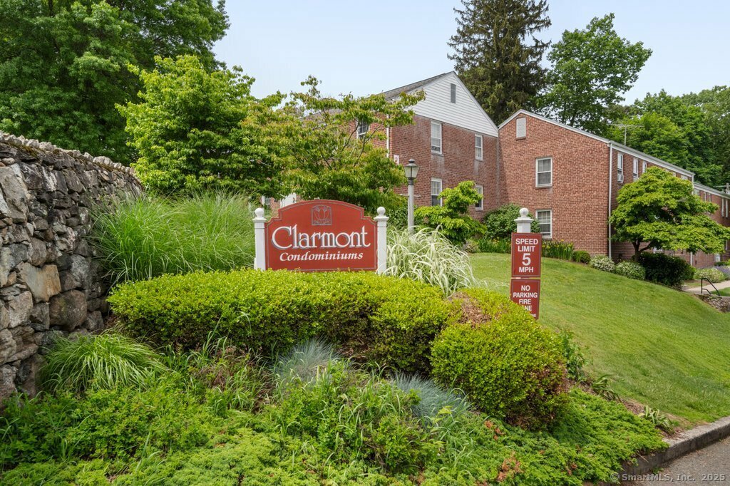 Property Photo:  10 Clarmore Drive Apt 1A  CT 06850 