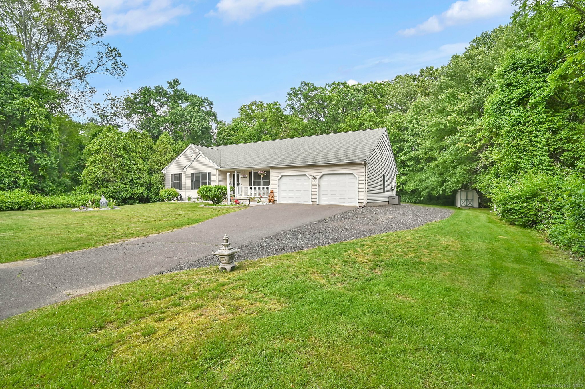 Property Photo: 10 Oldefield Farms CT 06082