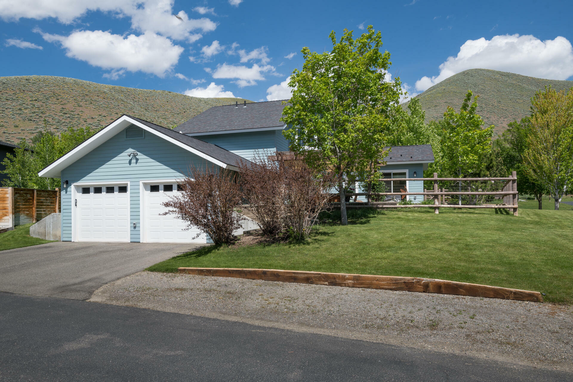 Property Photo:  441 San Badger Dr  ID 83333 