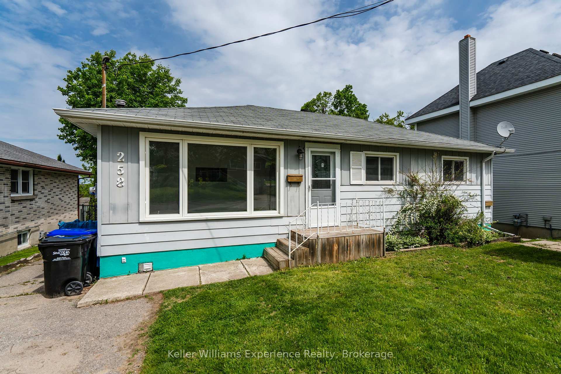Property Photo: 258 Ruby Street ON L4R 2L4