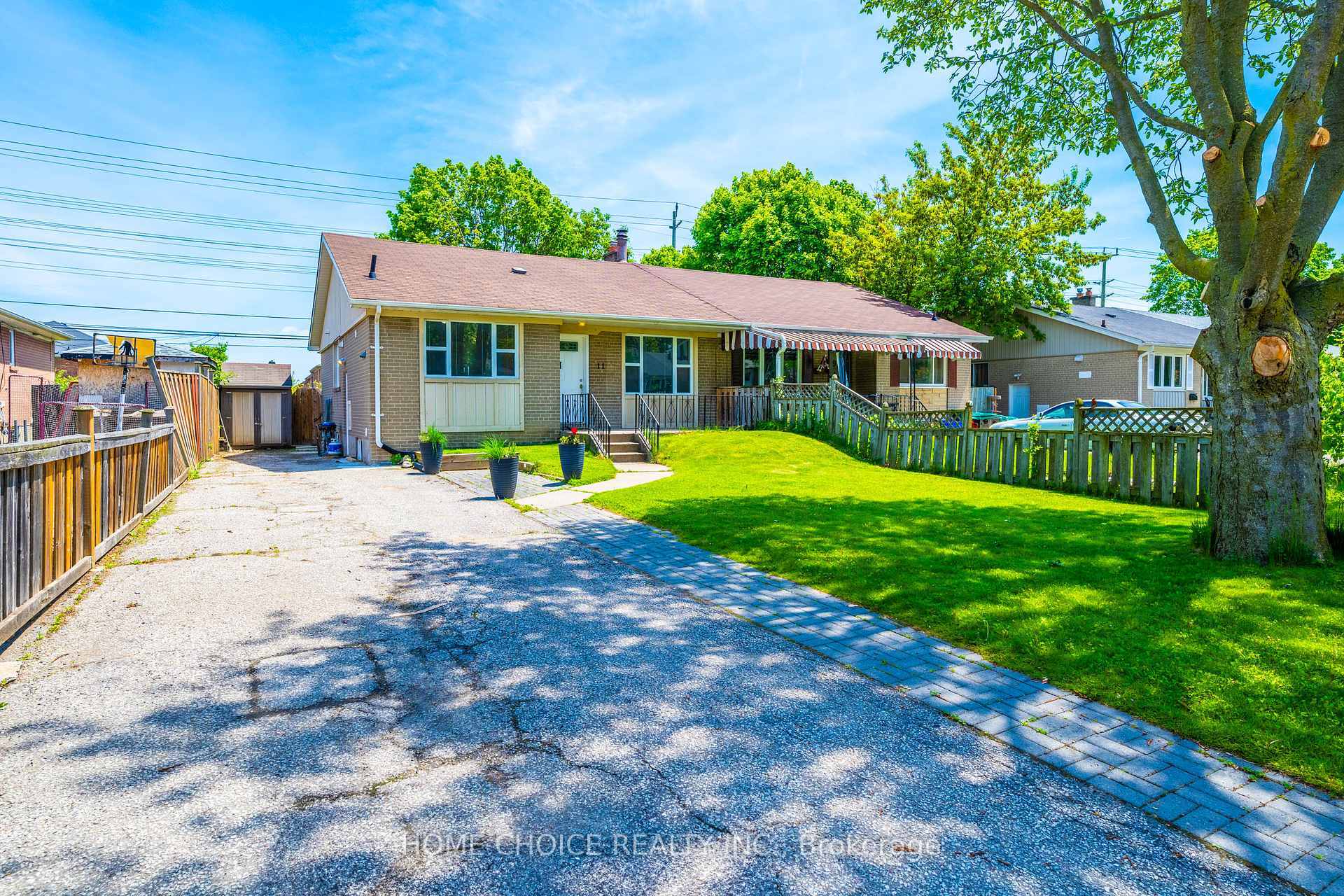 Property Photo: 11 Thorncroft Crescent ON L1S 2S1